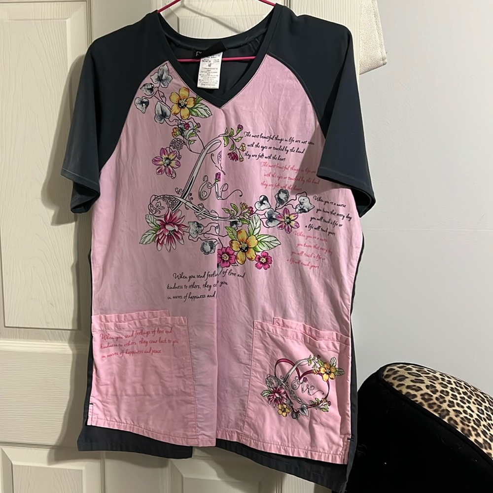 Cherokee scrub top